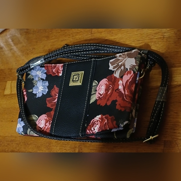 ⚘️Stone Mountain NWOT‎ Floral Black Crossbody Bag - Picture 1 of 8